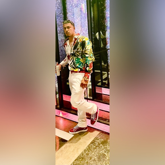 Meet your Posher, Kenneth - Picture 1 of 2